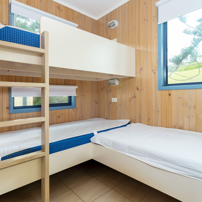 Single and bunk bed at Tuross Beach holiday accommodation